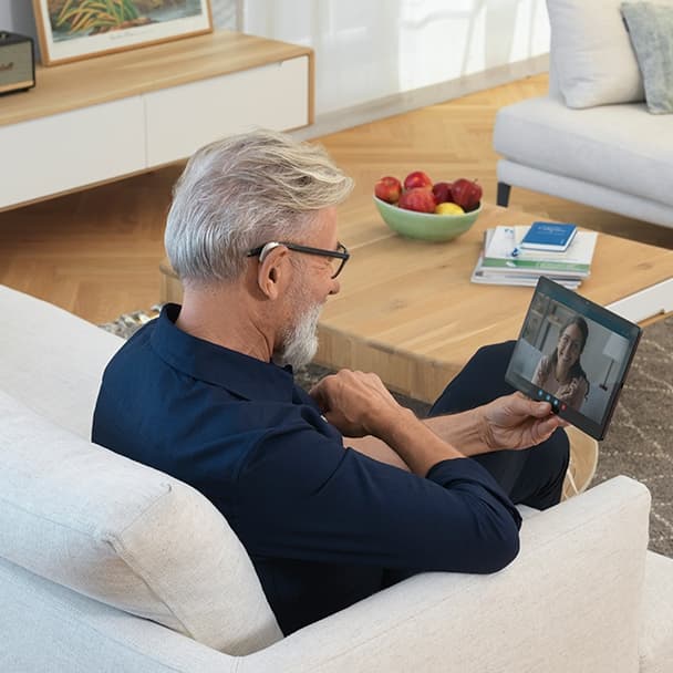 BE_text_and_images_ah_xt_art_videocall_608x608